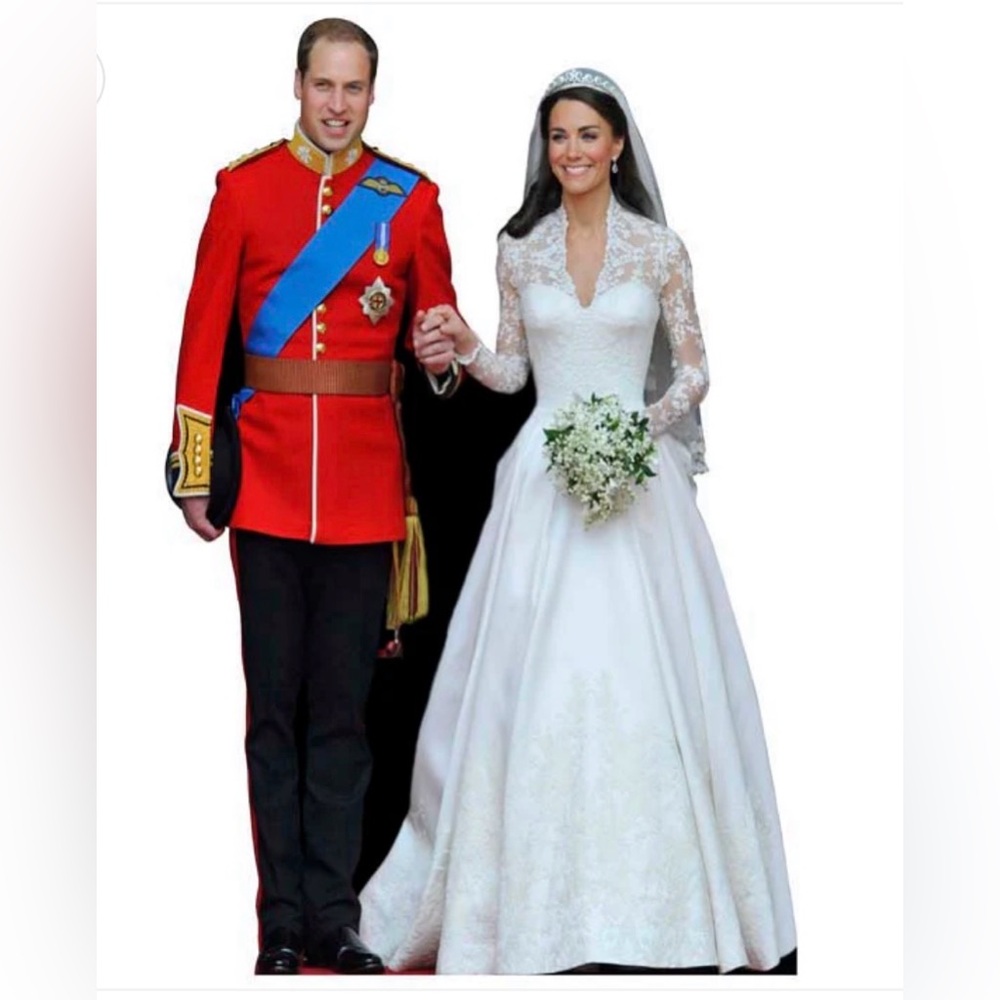 WILLIAM AND KATE LIFE SIZE CARDBOARD CUTOUT    LAST ONE!